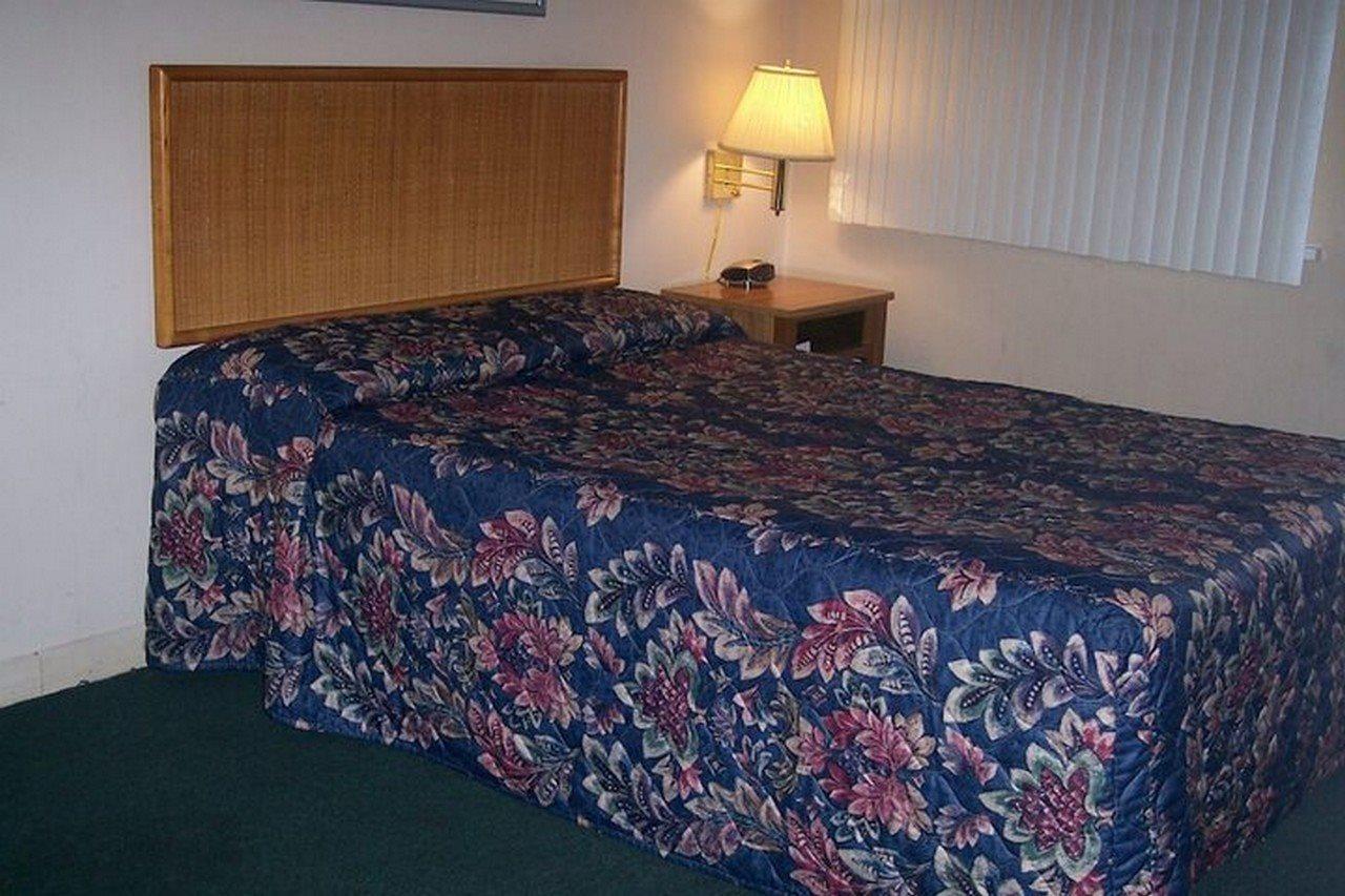 Grand View Motel Beaver Dam Bagian luar foto