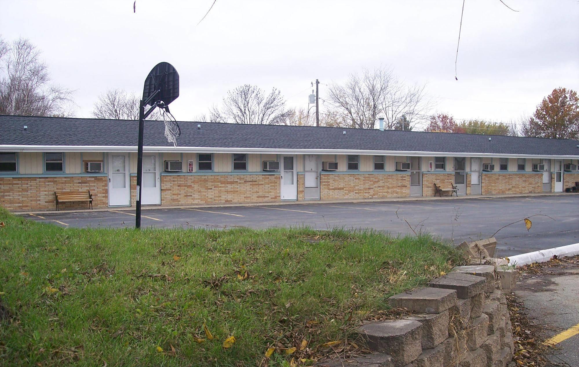 Grand View Motel Beaver Dam Bagian luar foto
