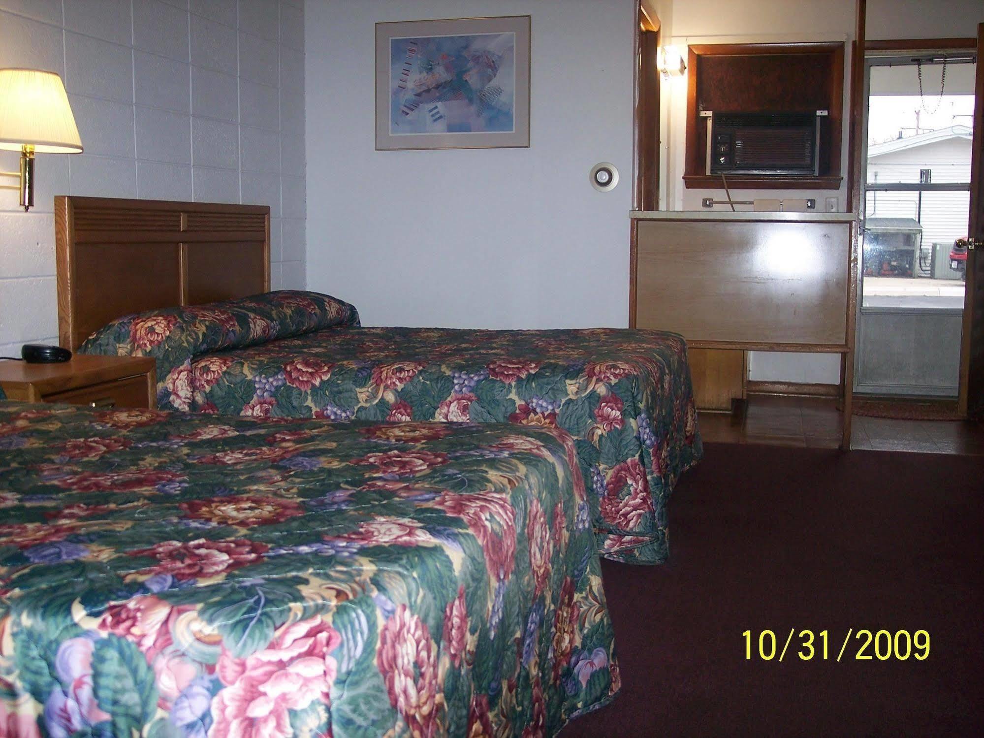 Grand View Motel Beaver Dam Bagian luar foto